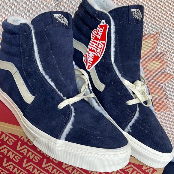 Vans WMNS Sk8-Hi
Cozy Hug Parisian Night
VN0005U9JDU
Sneakers - Picture 9 of 16